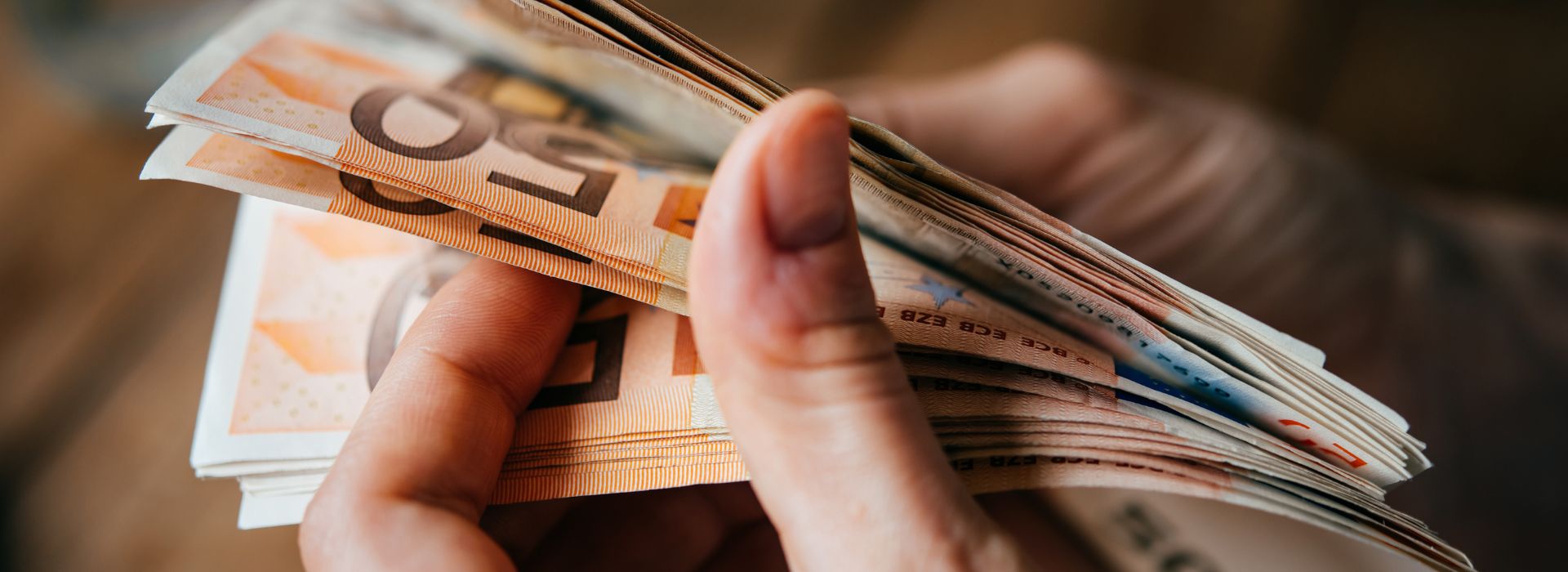 se puede cobrar subsidio y trabajar a media jornada